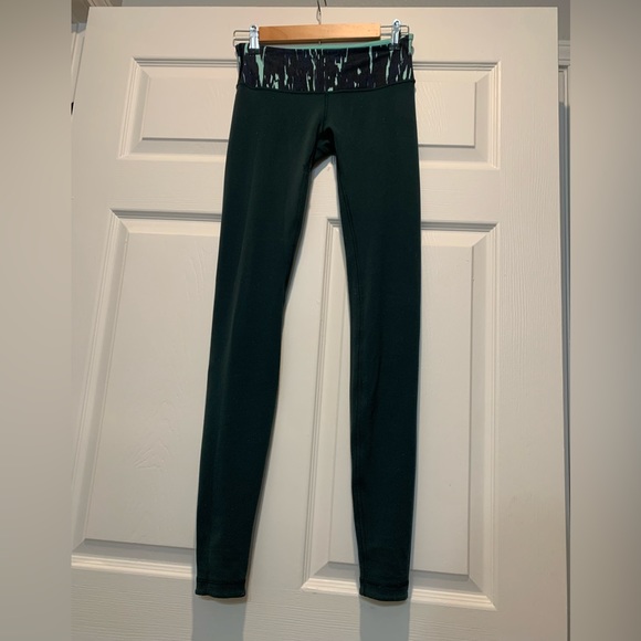 Lululemon Leggings REVERSIBLE 🔄 Forrest and Mint Green - Picture 5 of 10